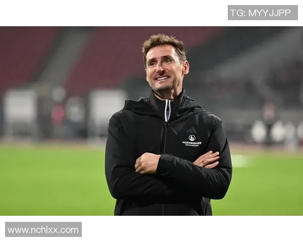 德国队足球传奇克洛泽的辉煌职业生涯与不朽进球瞬间回顾 德国队足球传奇克洛泽的辉煌职业生涯与不朽进球瞬间回顾